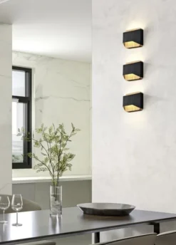 Arino LED vegglampe 12cm sort