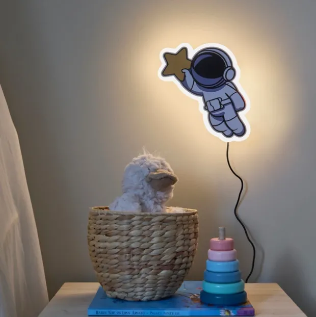 Astronaut LED vegglampe 24cm hvit