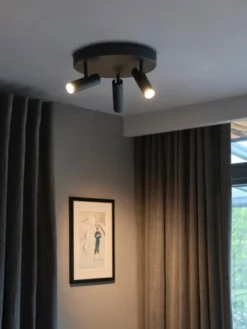 Bino LED takspot 3lys 30cm sort