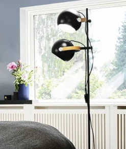 D.C gulvlampe 2lys 150cm sort