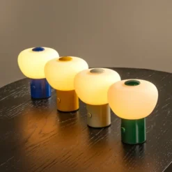 Gustav LED oppladbar bordlampe 9,5cm gul