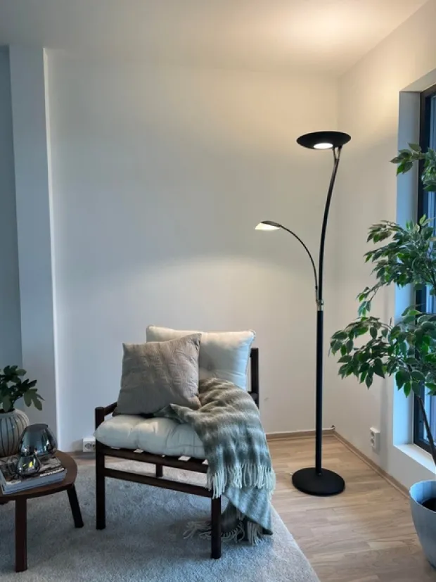 Helios LED uplight 2lys 197cm sort