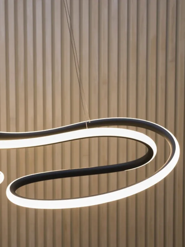 Infinity LED taklampe 112cm sort