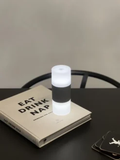 Iver LED batteridrevet utelampe bord IP44 16,6cm grå