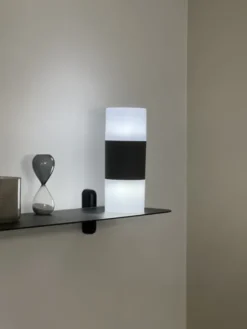 Iver LED batteridrevet utelampe bord IP44 16,6cm grå