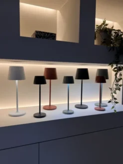 June LED oppladbar utelampe bord IP65 24cm sort