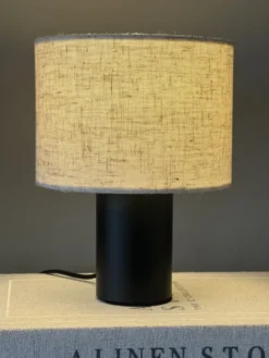 Lumo bordlampe 20cm sort