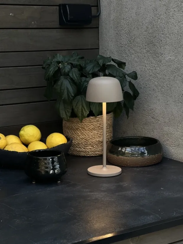 Mars LED oppladbar utelampe bord IP65 28cm beige