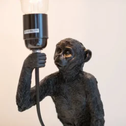 Monkey bordlampe 32cm sort