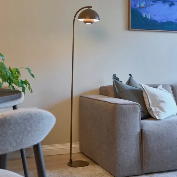 Myla LED oppladbar gulvlampe 145cm brun