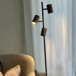 Noor II leselampe gulv 3lys 135cm beige