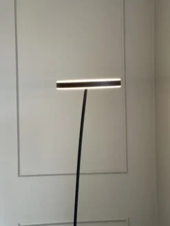 Orbit O-sirkel LED gulvlampe 175cm sort