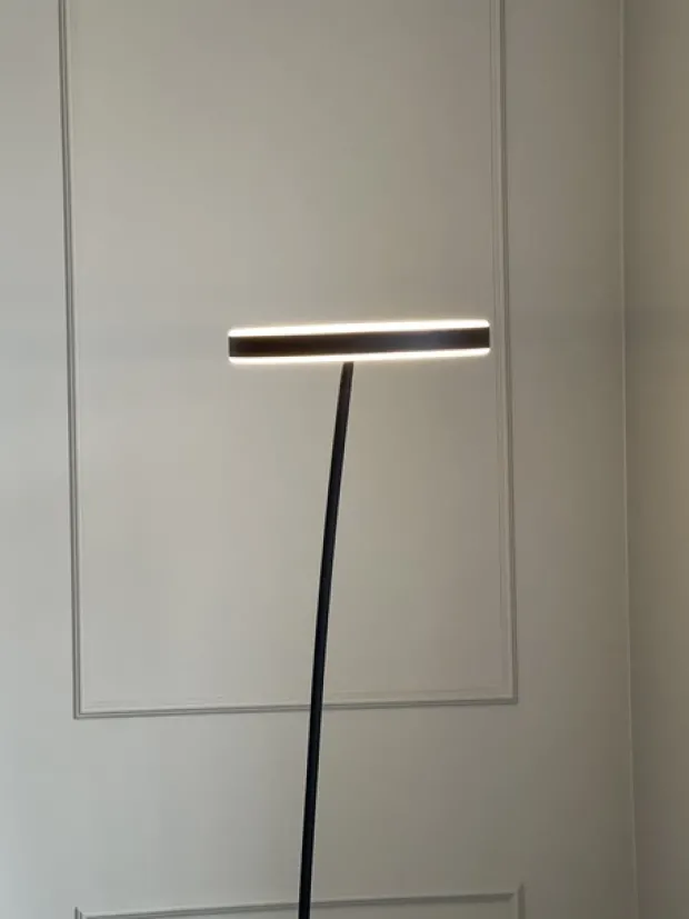 Orbit O-sirkel LED gulvlampe 175cm sort