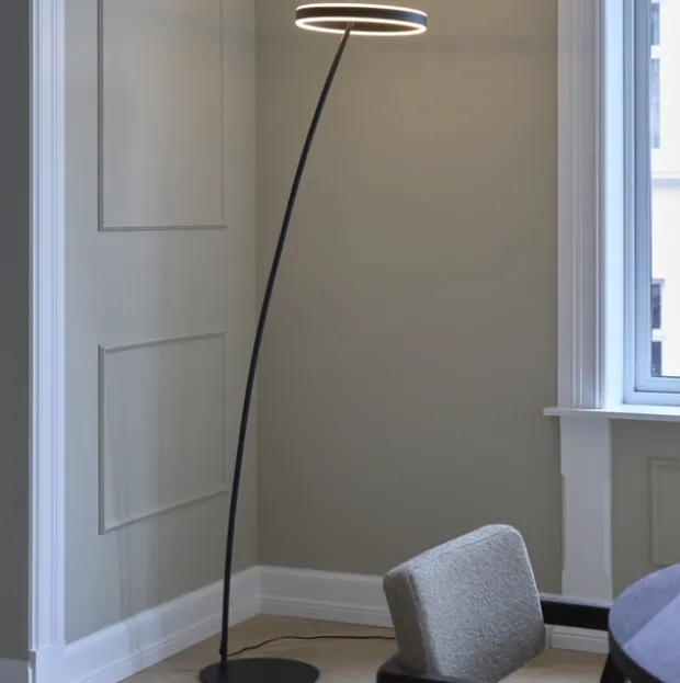 Orbit O-sirkel LED gulvlampe 175cm sort