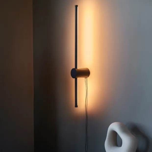 Pole LED vegglampe 60cm sort