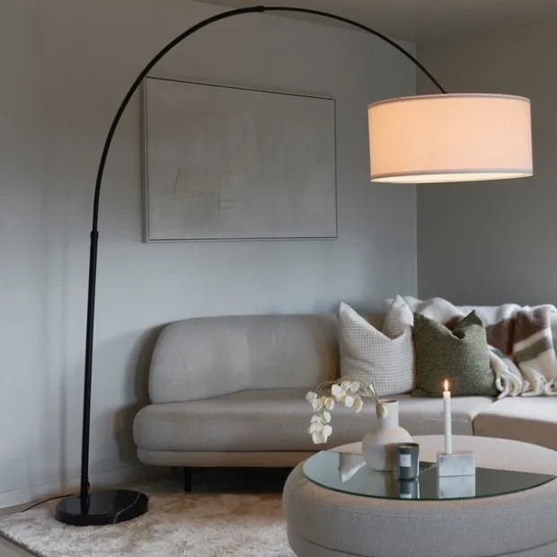 Rauma gulvlampe med skjerm 227cm sort