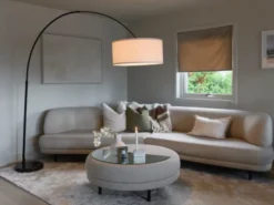 Rauma gulvlampe med skjerm 227cm sort