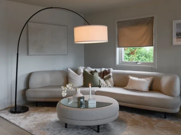 Rauma gulvlampe med skjerm 227cm sort