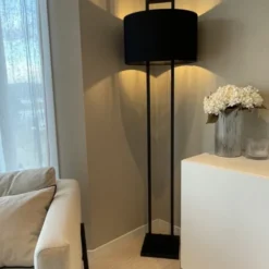 Skeikampen gulvlampe 168cm sort
