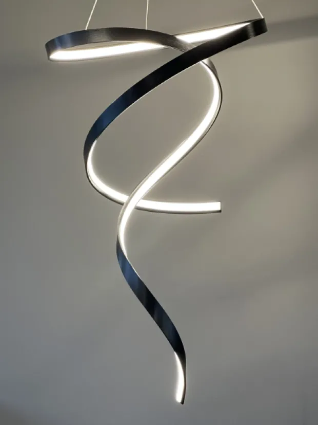 Twister Tall LED taklampe 60cm sort